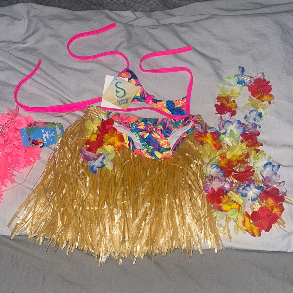 NWT Hawaiian Girl costume outfit 3/4